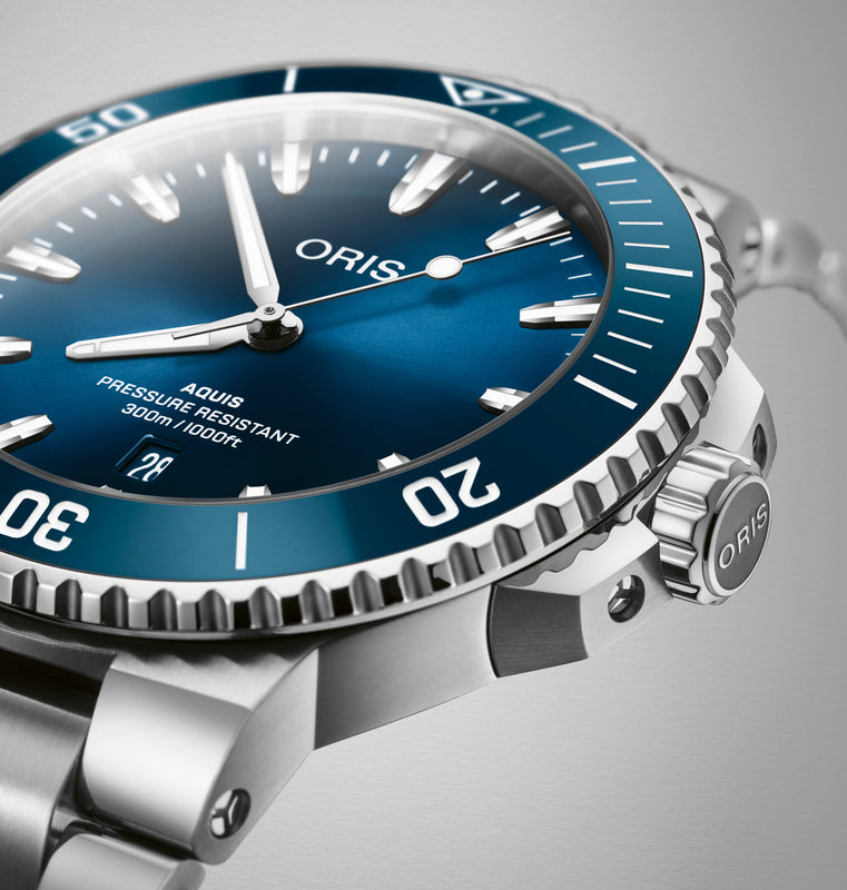 Aquis Date 43.5mm | Blue Dial