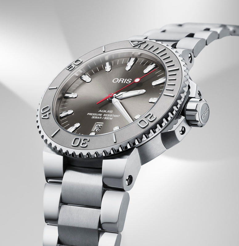 Aquis Date Relief Grey / Stainless Steel |  Dial