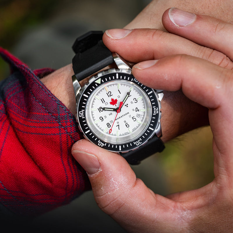 41MM ARCTIC RED MAPLE LARGE DIVER'S AUTOMATIC (GSAR) RED MAPLE ARCTIC GSAR | White Dial