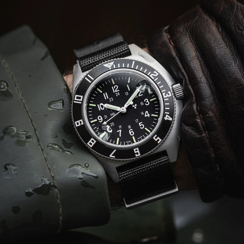 NAV, QUARTZ, SAPH, STE, COL: SS/BKPS DS NYLON 11" Black Sterile/Def Std | Black Dial