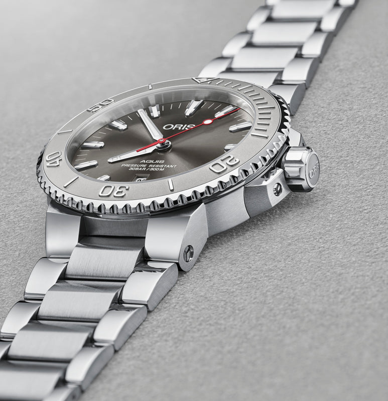 Aquis Date Relief Grey / Stainless Steel |  Dial