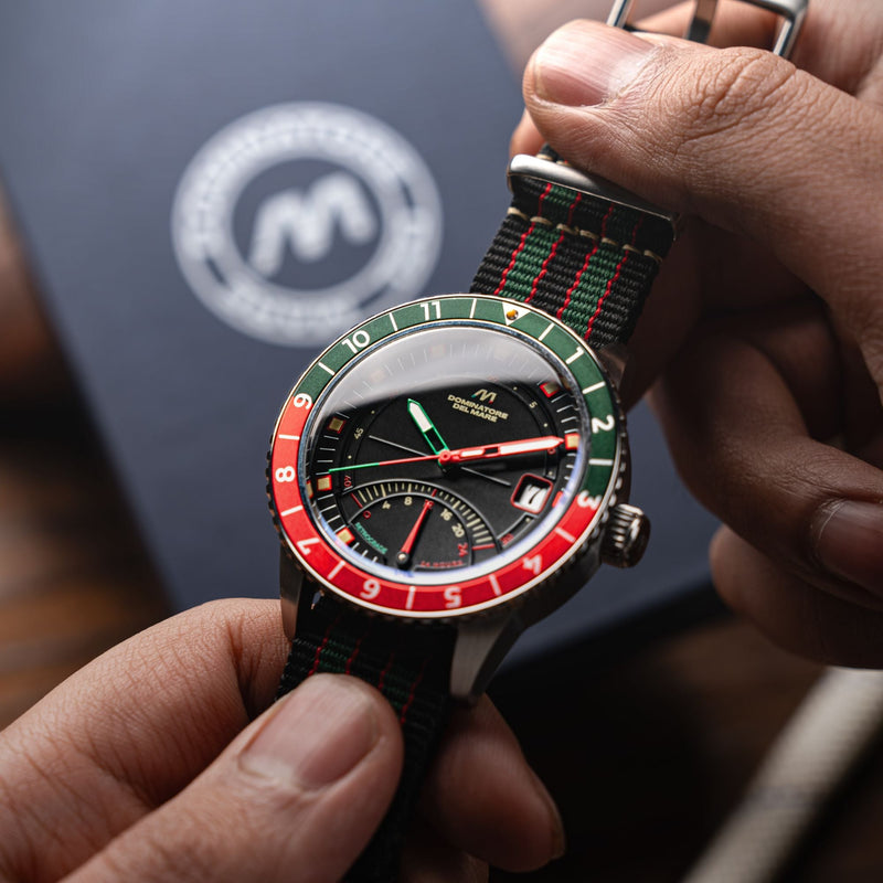 Fano Retrograde Green & Red / Nylon Strap | Black Dial