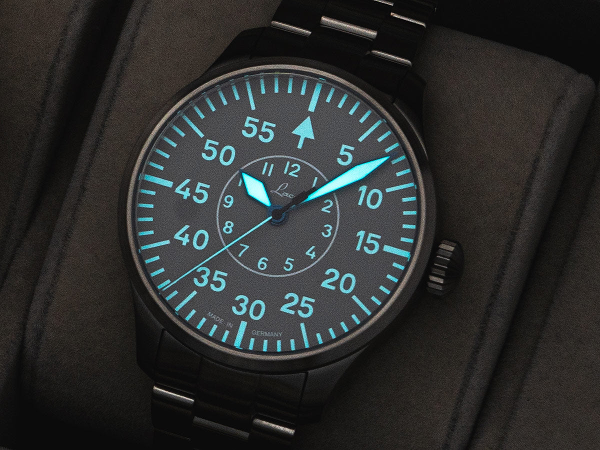 Aachen Grau 42 Automatic / Metal Bracelet Gray Dial