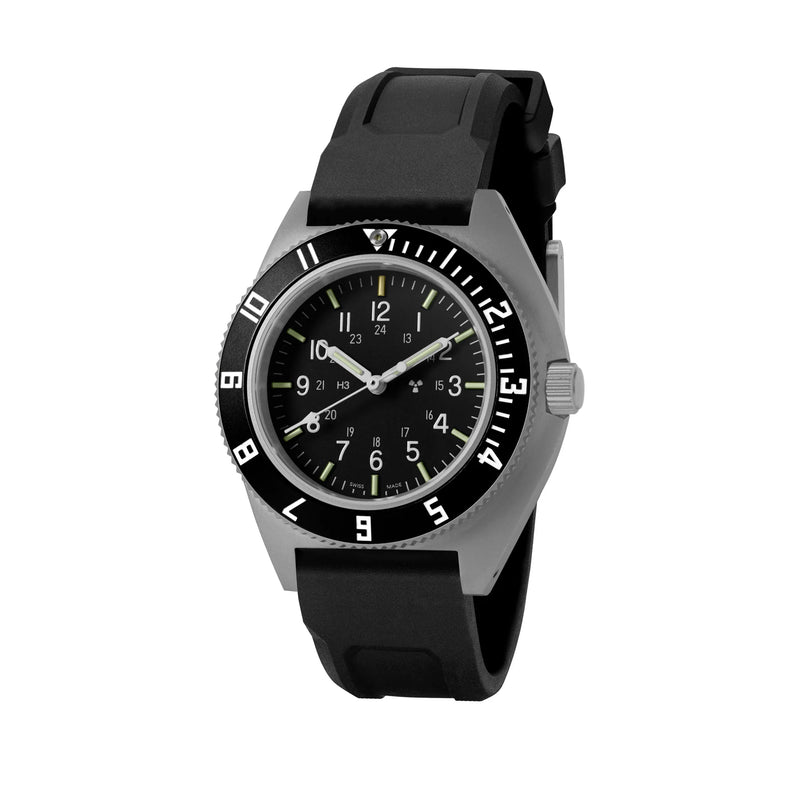 NAV, QUARTZ, SAPH, STE, COL: SS/BKPS 3PC RUBBER Black Sterile/3pc Rubber | Black Dial