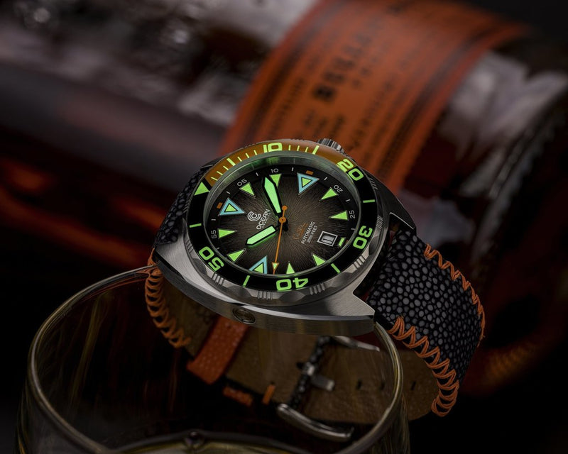 Textured dial Core Diver Black | Black Dial