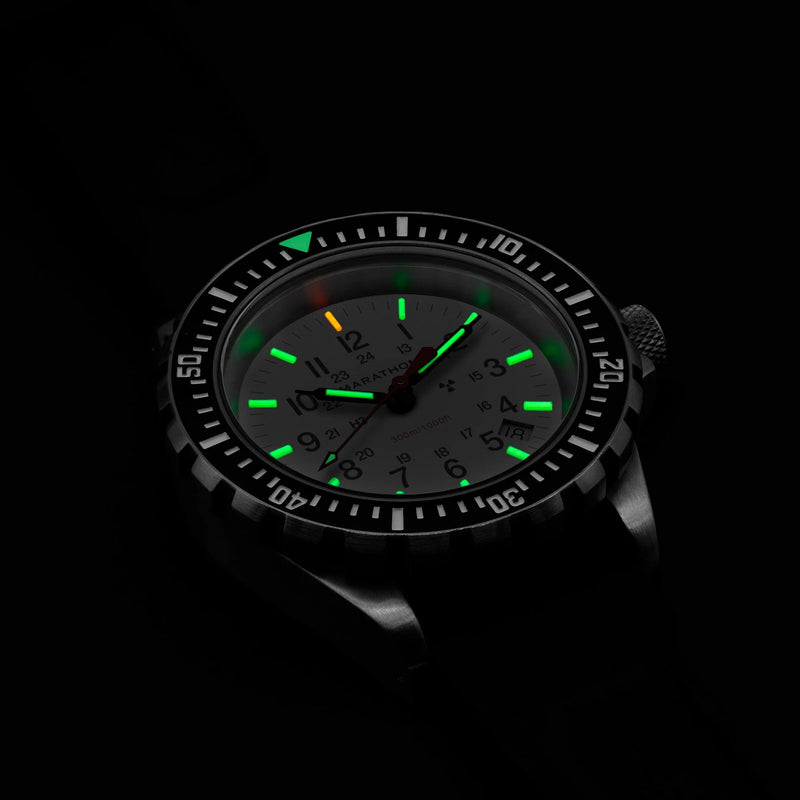 Divers Quartz White NGM/Steel Bracelet | Arctic White Dial