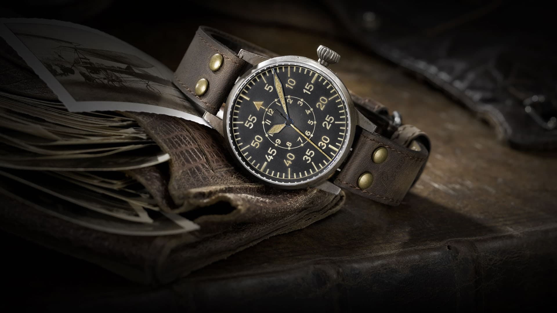 Aachen 39mm Automatic / Bracelet | Black Dial – Watch Gang