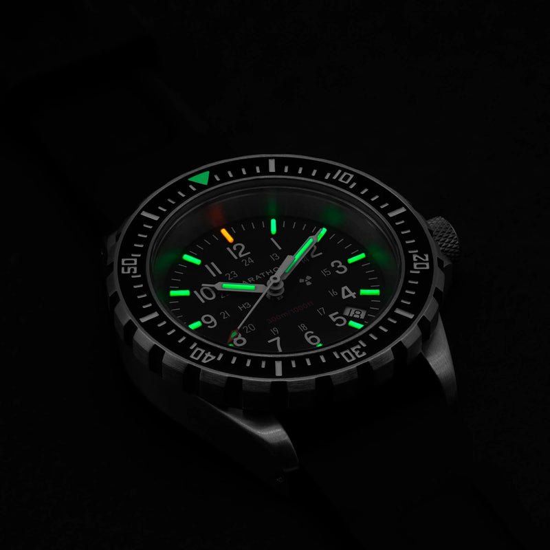 Divers Quartz Black NGM/Steel Bracelet | Matte Black Dial