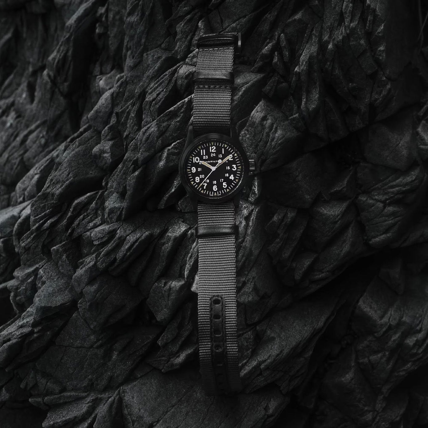 KHAKI FIELD Grey / Gray Dial