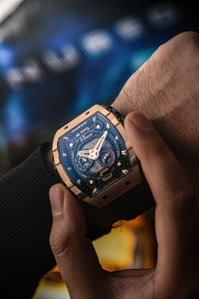 Magellan 24H Automatic Black & Gold / Rubber | Black Dial