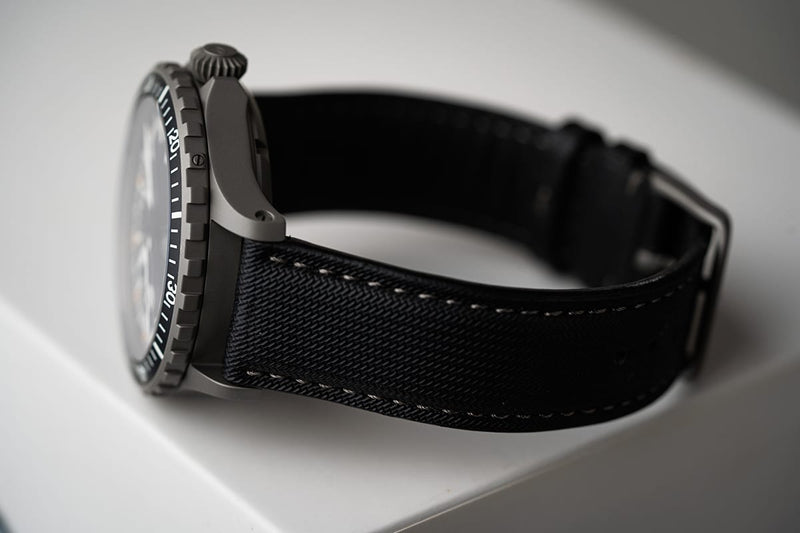 Hamburg GMT DIN 8330 | Black Dial