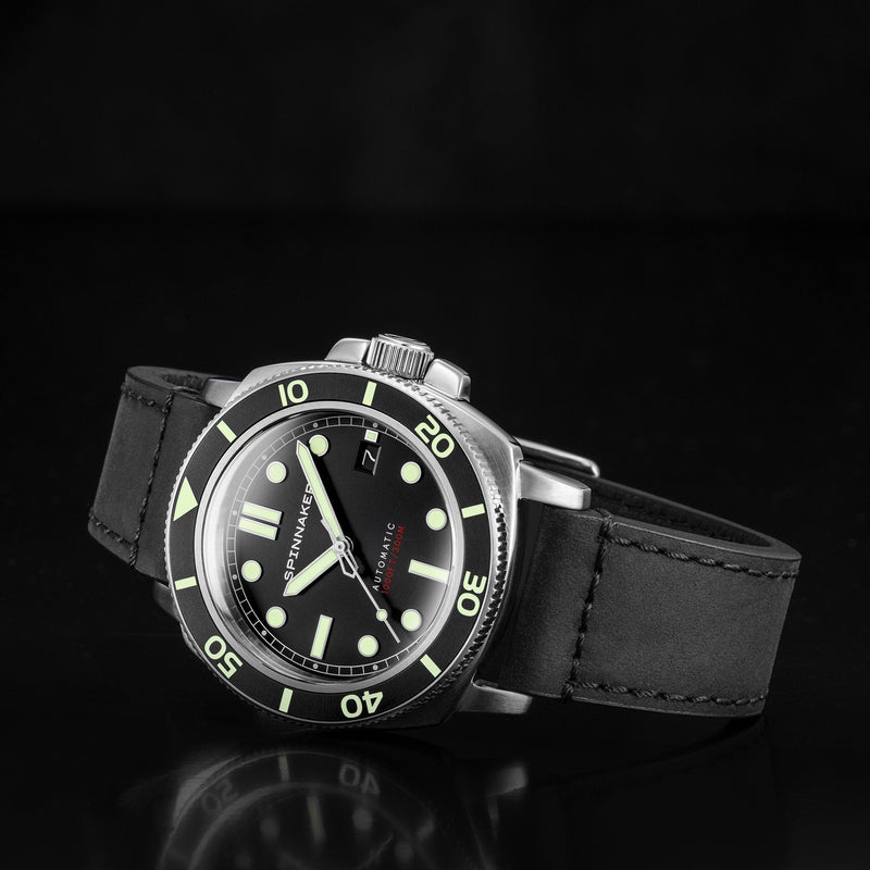 Hull Diver Black / Leather | Black Dial