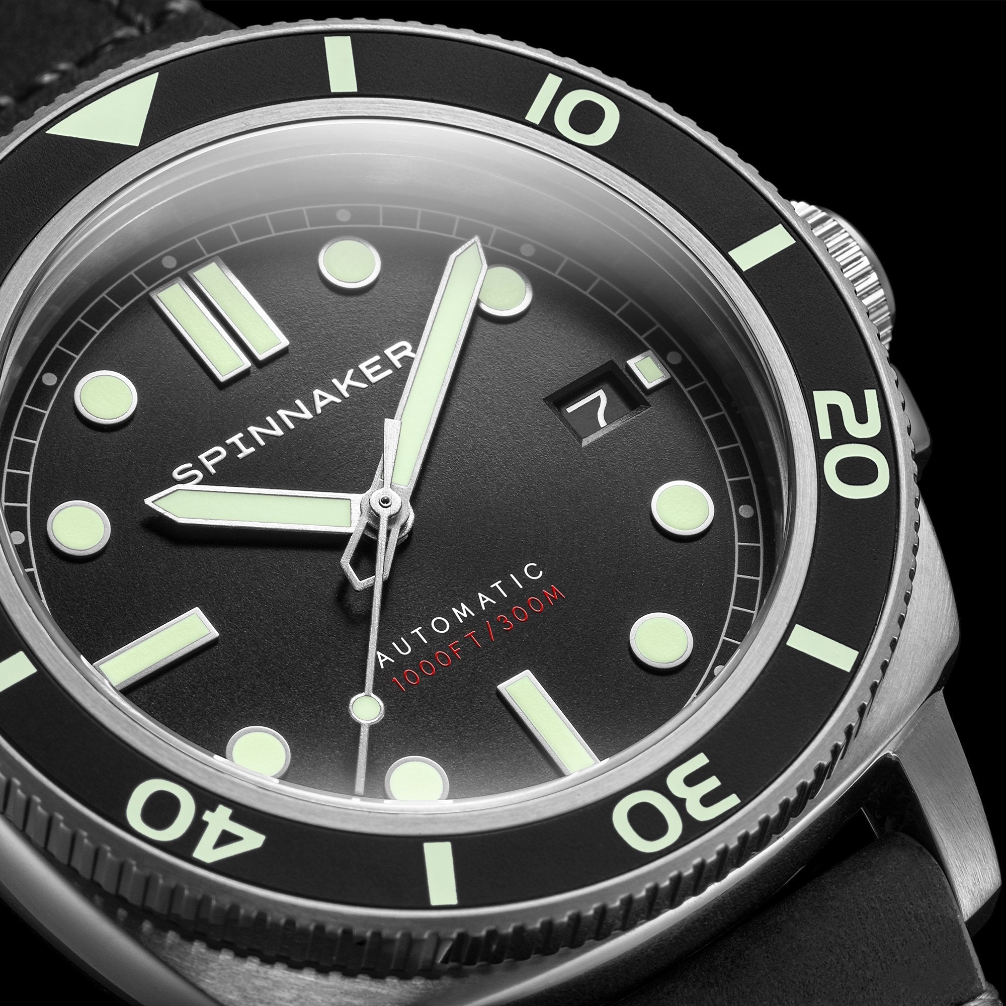 Hull Diver Black / Leather | Black Dial