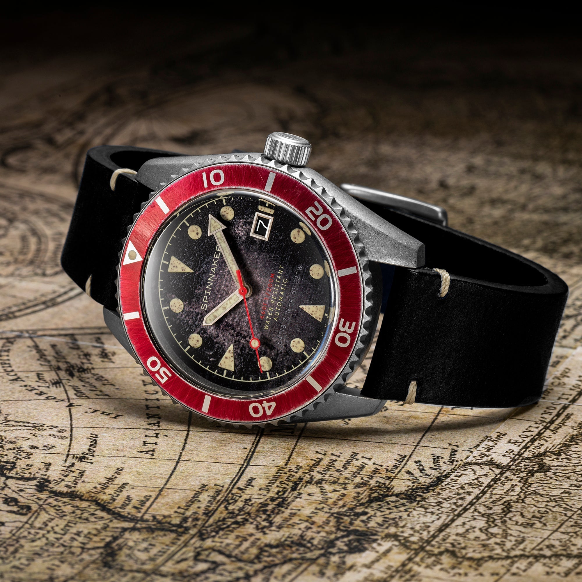 Wreck Red Ring & Gray / Leather | Black Dial