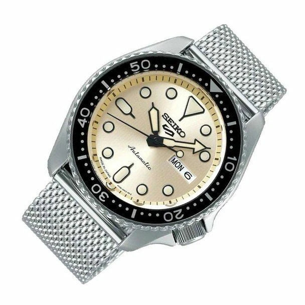 5 Sports SKX Series Black Dial / Stainless Steel Mesh Bracelet Black Dial