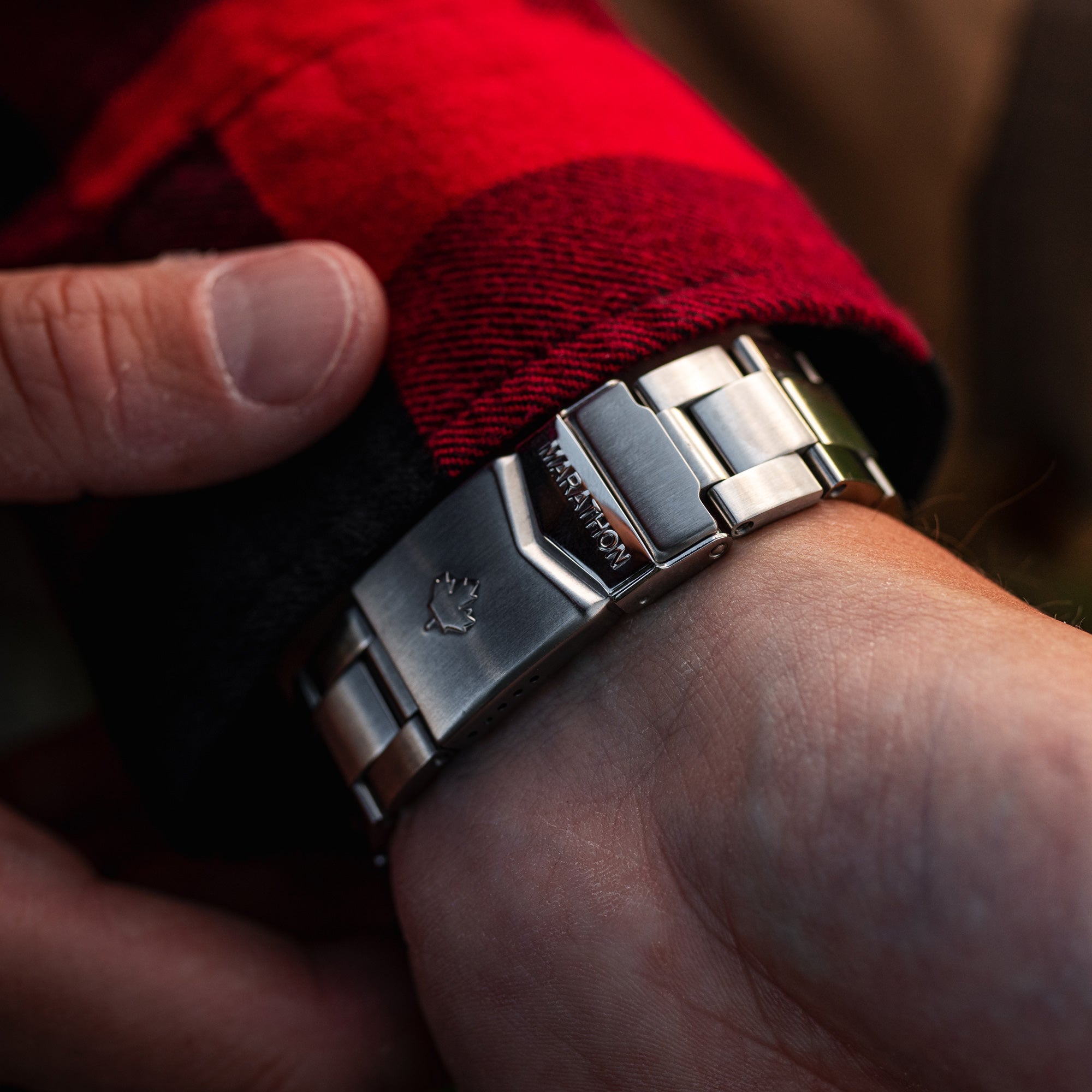 41MM ARCTIC RED MAPLE LARGE DIVERS AUTOMATIC (GSAR) WITH STAINLESS STEEL BRACELET RED MAPLE ARCTIC GSAR | White Dial