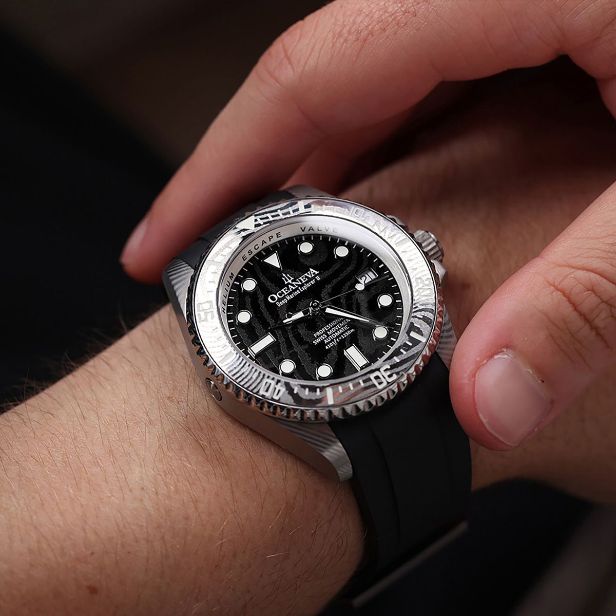 Damascus Steel Deep Marine Explorer II | Black Dial – Watch Gang