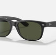NEW WAYFARER CLASSIC UNISEX / BLACK RUBBER-CRYSTAL GREEN |  Dial