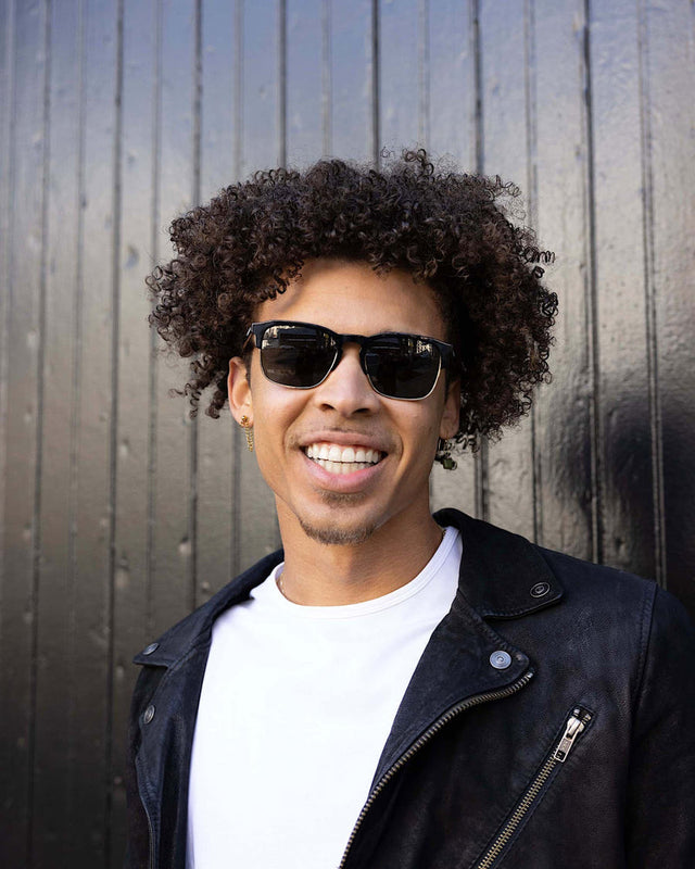 Villa The Villa - Jet Black Gold