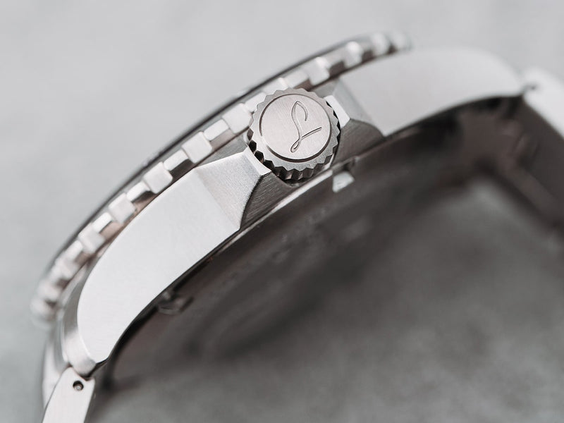 Himalaya 39.MB Stainless Bracelet | Matte Black Dial