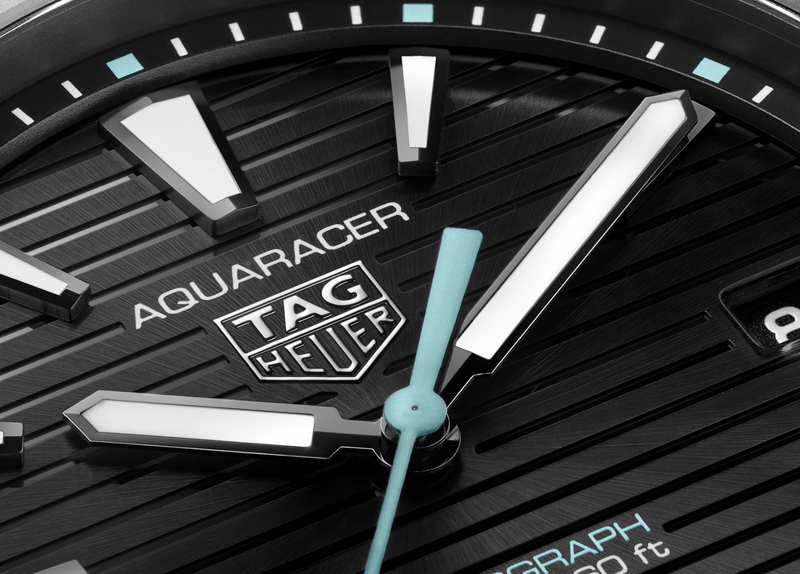 AQUARACER PROFESSIONAL 200 SOLARGRAPH 40MM, W/R 200M TITANIUM CASE & BRACELET, BLACK DIAL 40mm Titanium Bracelet | Black Dial