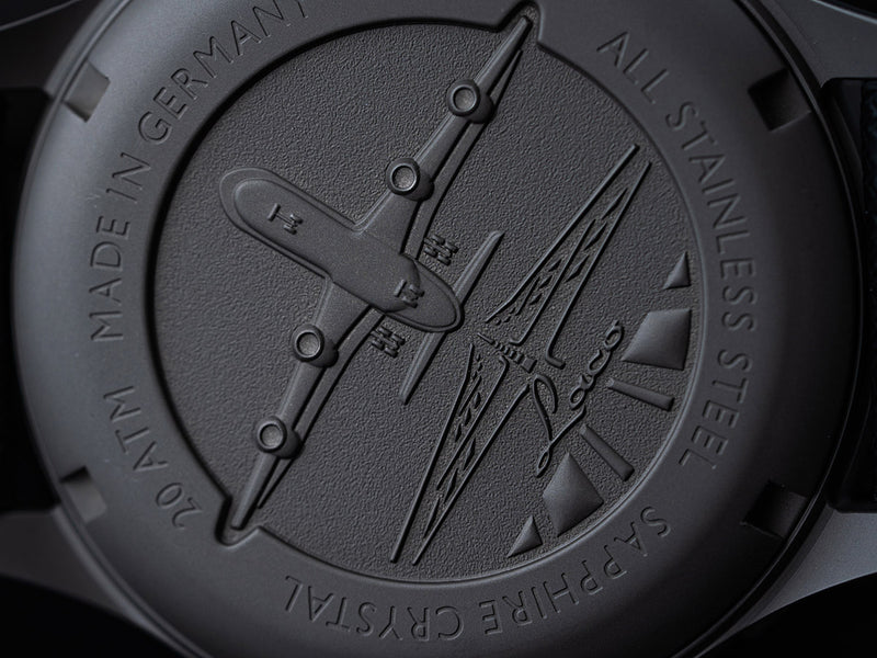 Hamburg DIN 8330 | Black Dial