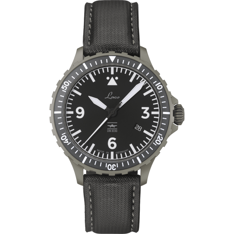 Hamburg DIN 8330 | Black Dial