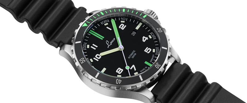 Amazonas Rubber Strap | Black Dial