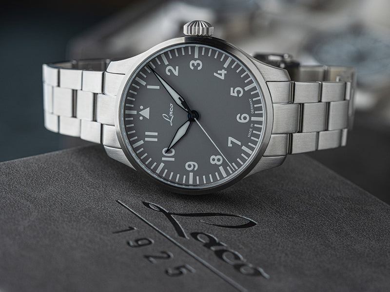 Augsburg Grau 42 Automatic / Metal Bracelet | Gray Dial