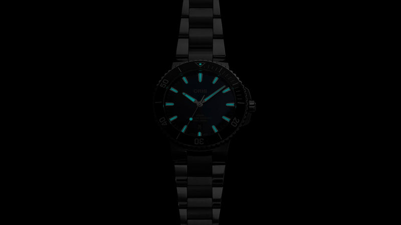 Aquis Date 43.5mm | Blue Dial