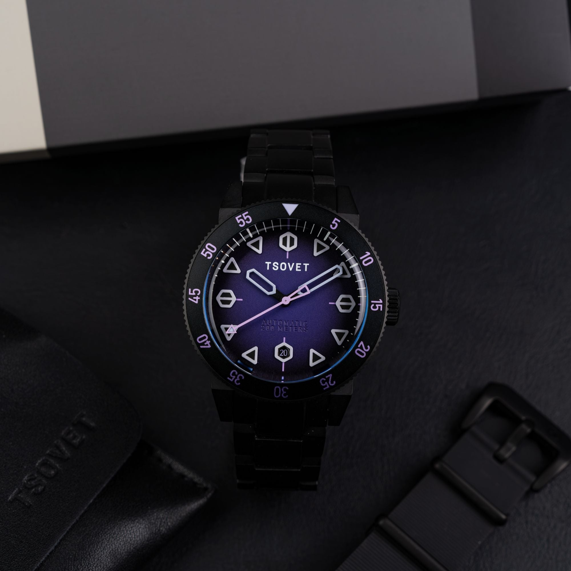 JMT - DW Global Explorer II Purple / Stainless Steel | Purple Dial