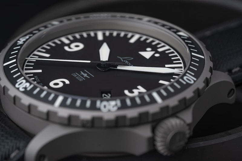 Hamburg DIN 8330 | Black Dial