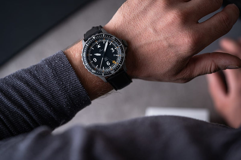 Hamburg GMT DIN 8330 | Black Dial