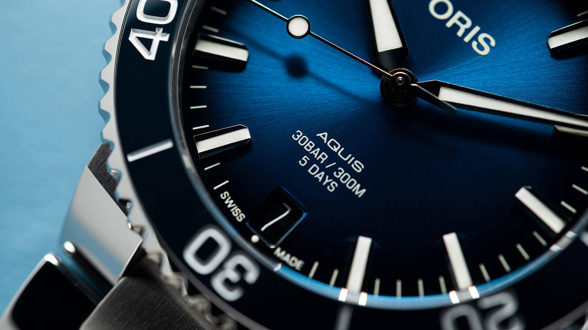 AQUIS DATE CALIBRE 400 41.5mm Blue Dial |  Dial