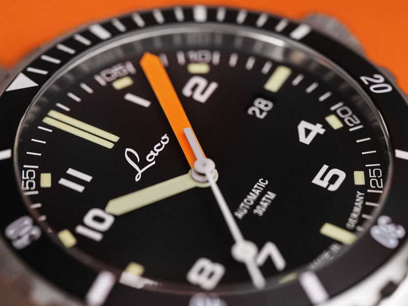 Himalaya 39 Black Rubber | Matte Black Dial